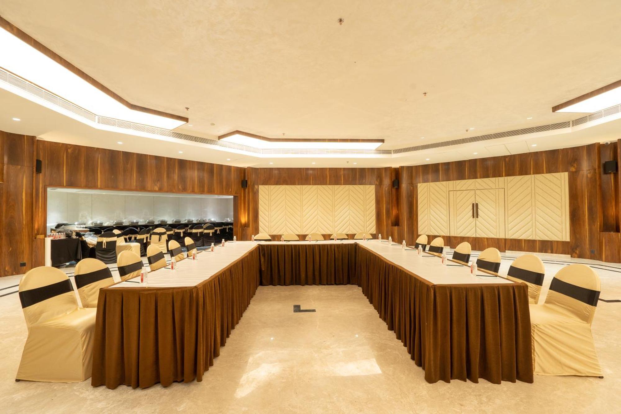 Hotel Mayura Rāipur Buitenkant foto