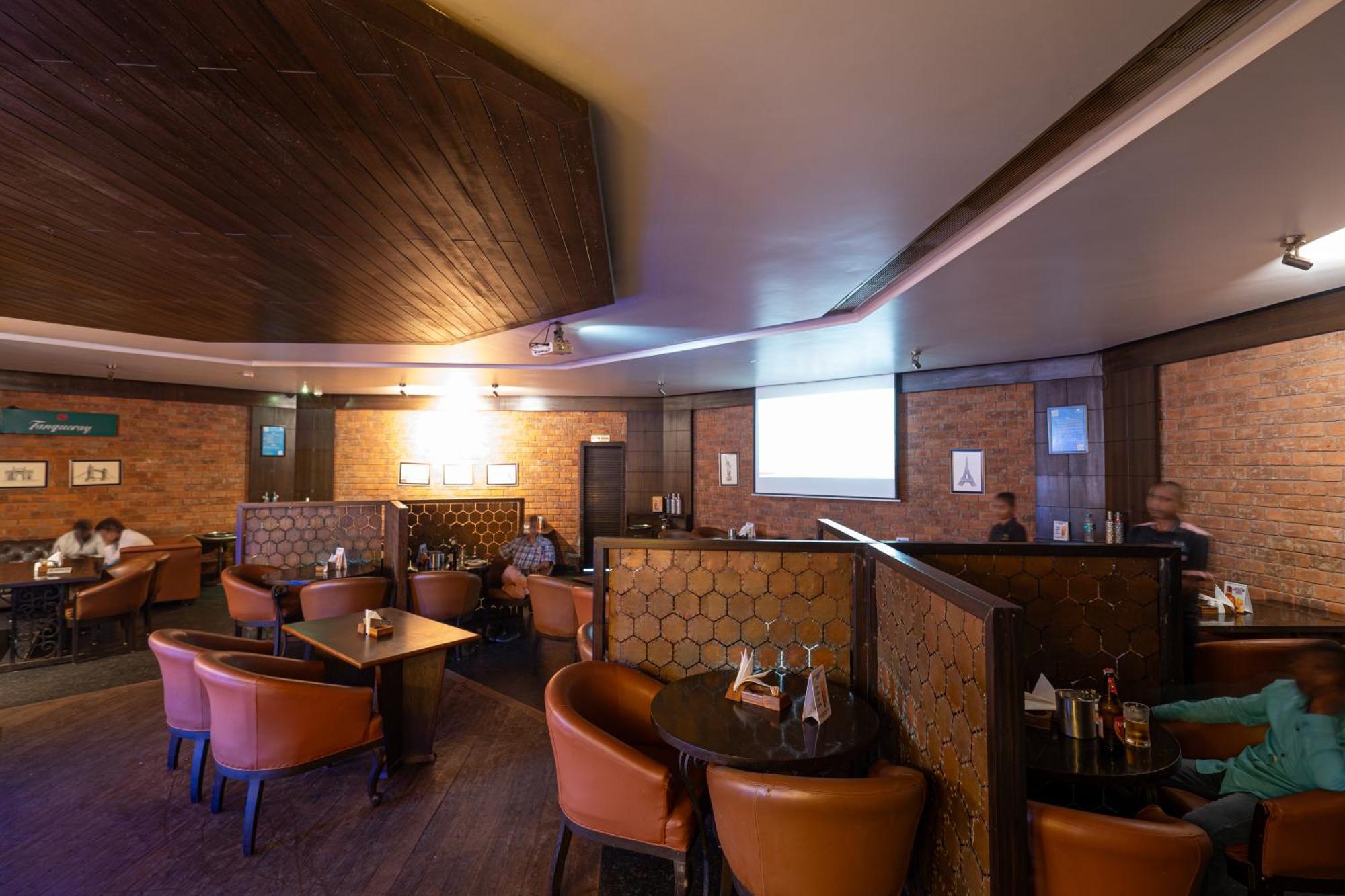 Hotel Mayura Rāipur Buitenkant foto