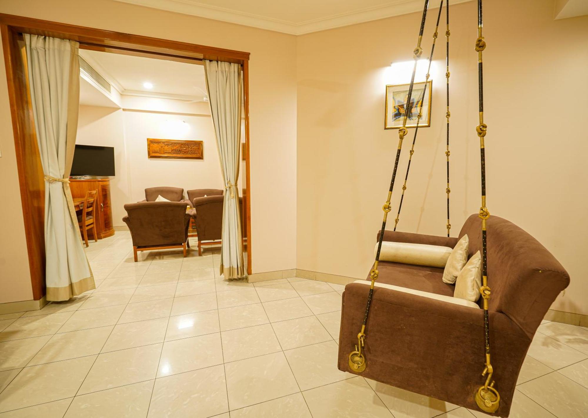 Hotel Mayura Rāipur Buitenkant foto