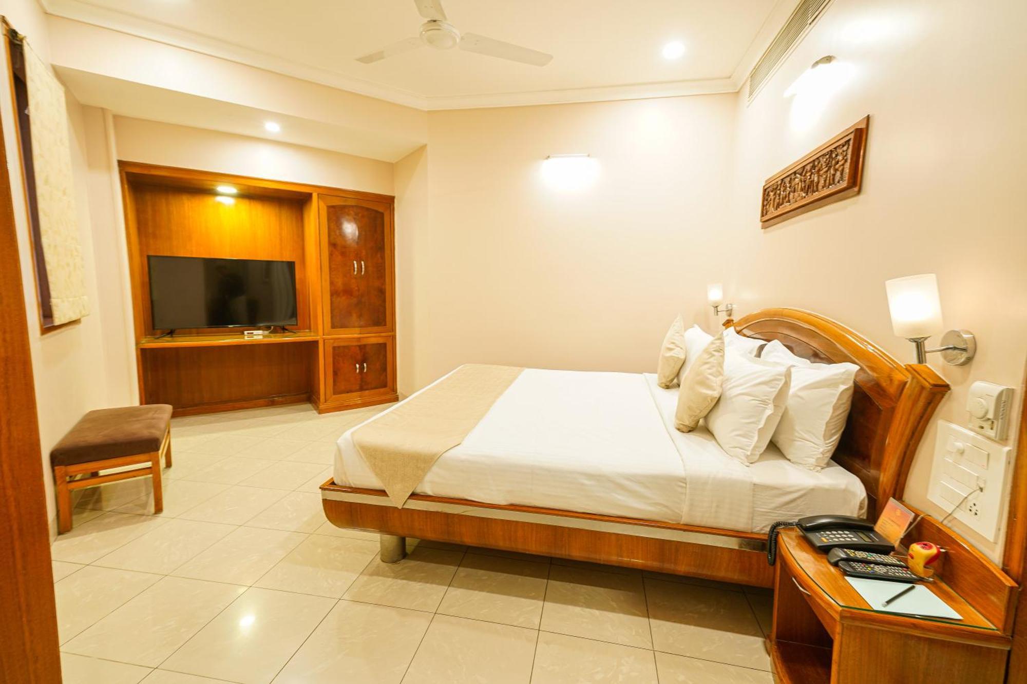 Hotel Mayura Rāipur Buitenkant foto