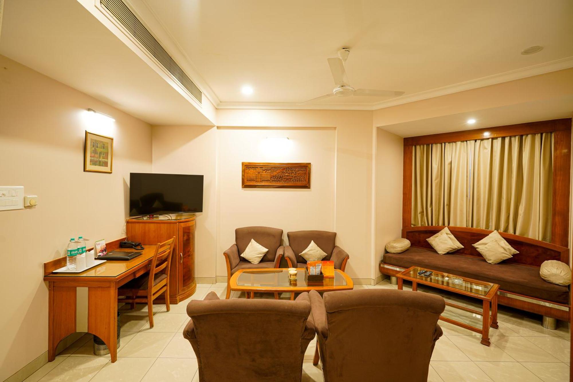 Hotel Mayura Rāipur Buitenkant foto