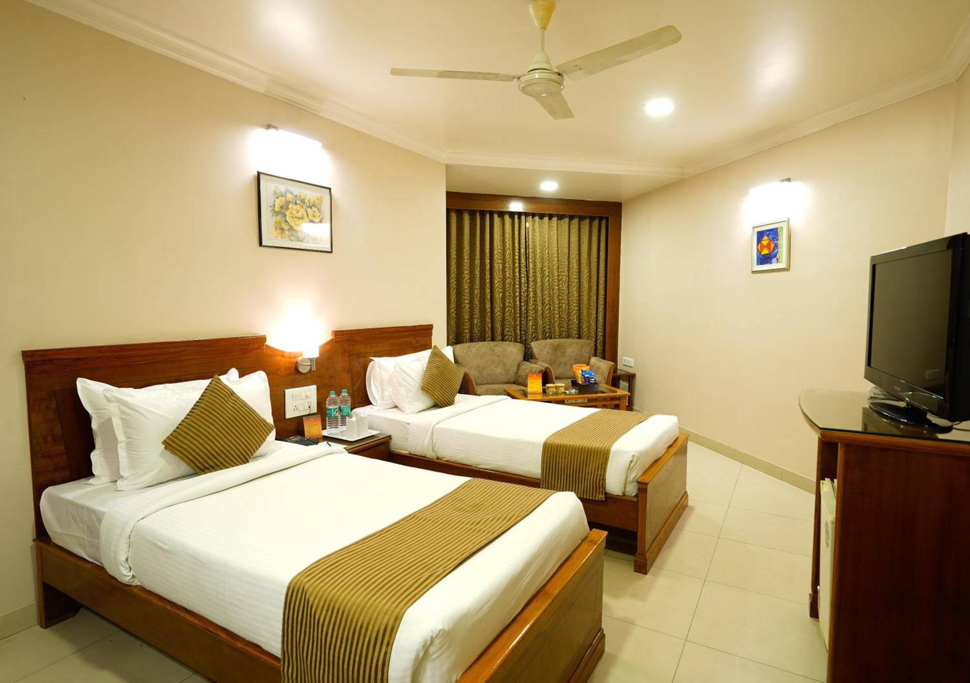 Hotel Mayura Rāipur Buitenkant foto
