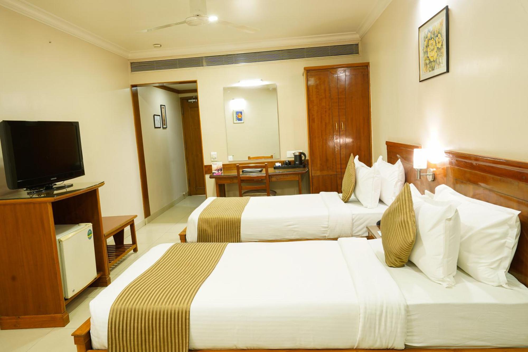 Hotel Mayura Rāipur Buitenkant foto