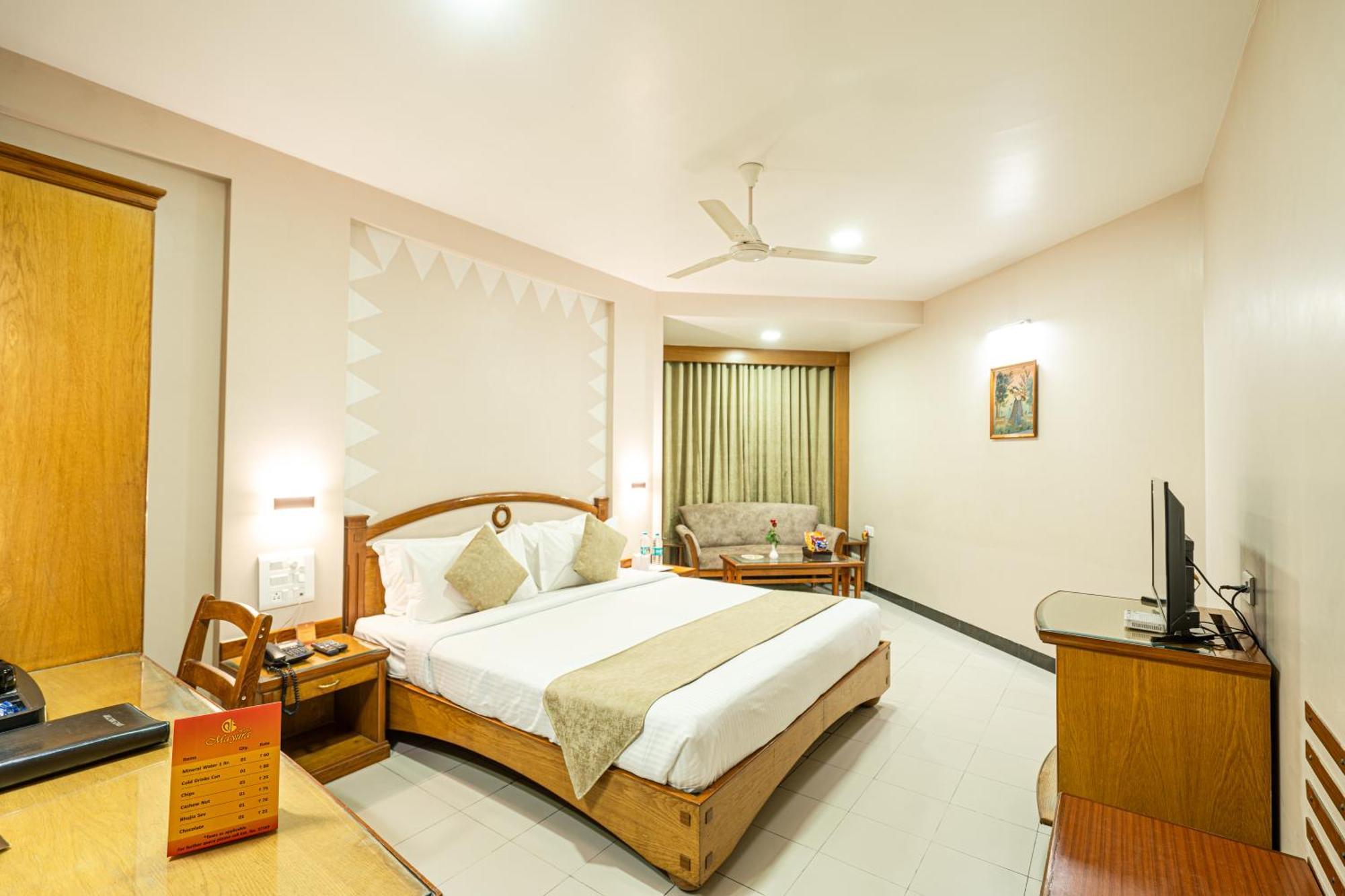 Hotel Mayura Rāipur Buitenkant foto